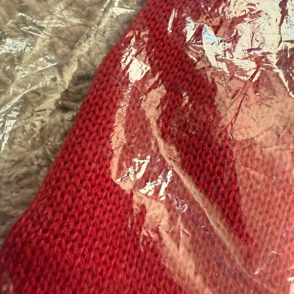 New The North Face Cardinal Red beanie with Quirk Hard Seltzer Mountain stocking - Picture 8 of 10